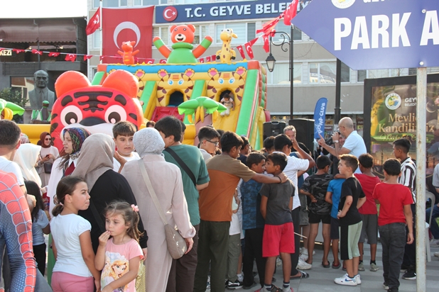 Geyve Belediyesi Çocuk ve Halk Oyunları Şenliği Başladı.