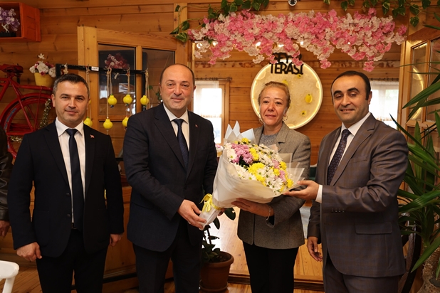 Geyve’de 19 Ekim Muhtarlar Günü Kahvaltı Programıyla Kutlandı